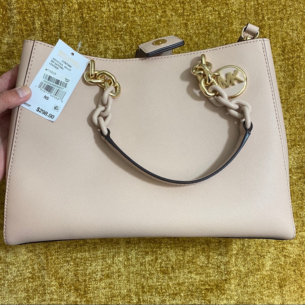 MICHAEL KORS TOTE WITH GOLD HARDWARE